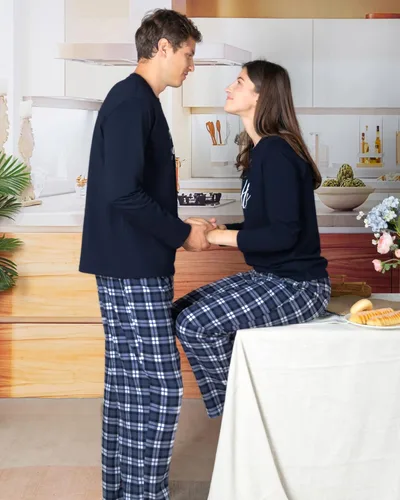 Vista 2 de AW BRIDAL His and Hers Matching Christmas Cotton Pajamas Sets for Couples, Gifts for Weddings, Engagements and Anniversaries