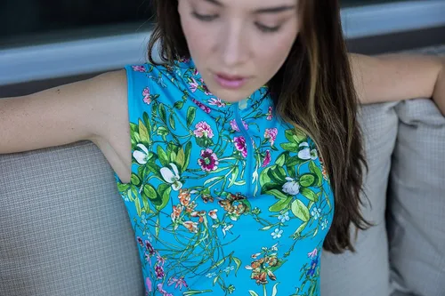 Vista 4 de Kastel Denmark Camiseta deportiva sin mangas con volantes para mujer, con cremallera de 14, protección UPF 30+