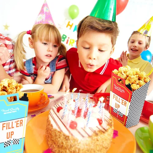 Vista 4 de Outus 24 piezas de dos decoraciones rápidas de cumpleaños, latas de combustible, cajas de palomitas de maíz, dulces de palomitas de maíz, contenedor