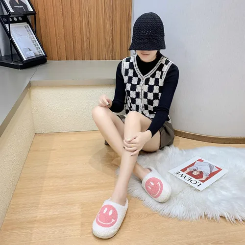 Vista 5 de PLMOKN Slippers for women indoor and outdoor men open toe fluffy cute smile face slippers