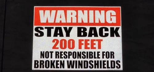 Vista 2 de Safety Decal Unlimited OSHA Warning Stay Back 100 200 300 500 Not Responsible For Broken Windshields Negro Rojo Rectángulo Etiqueta Adhesiva 3M