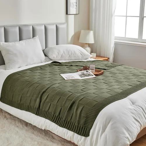 Vista 6 de CozeCube Manta de Punto a Cuadros, Manta a Cuadros Verde Oliva para Sofá, Manta Decorativa Navideña Suave Acogedora y Cálida de Punto para Cama Sofá