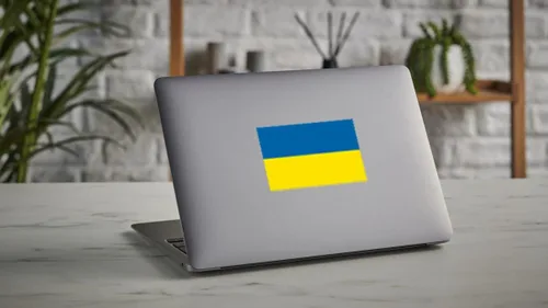 Vista 3 de IGNIXIA Calcomanías de coche con bandera de Ucrania de 3 x 5 pulgadas (paquete de 2) calcomanías de bandera ucraniana para automóvil, calcomanías