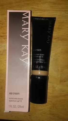 Mary Kay CC Cream Sunscreen Broad Spectrum SPF 15 1fl. oz / 29 mL - Medium to Deep