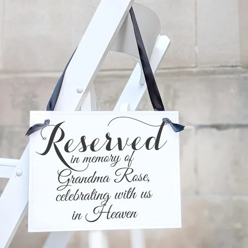 Vista 8 de Letrero conmemorativo de boda personalizado para honrar a seres queridos Bandera para silla de ceremonia para reservar asiento Fabricado