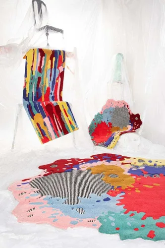 Vista 2 de Alfombra de forma irregular con patrón de ilusión copetuda a mano, 100% lana, hecha a mano (color multicolor, 4 x 4 pies)