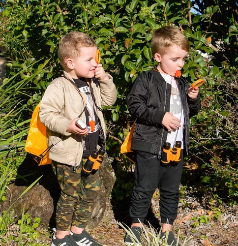 Vista 4 de Adventure Kidz - Kit de exploración al aire libre, binoculares con estuche, linterna, brújula, silbato, lupa, mochila, paquete (14 artículos)