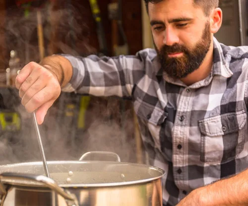 Vista 6 de Northern Brewer - Hervidor de cerveza de acero inoxidable MegaPot con marcas de volumen (8 galones con válvula)