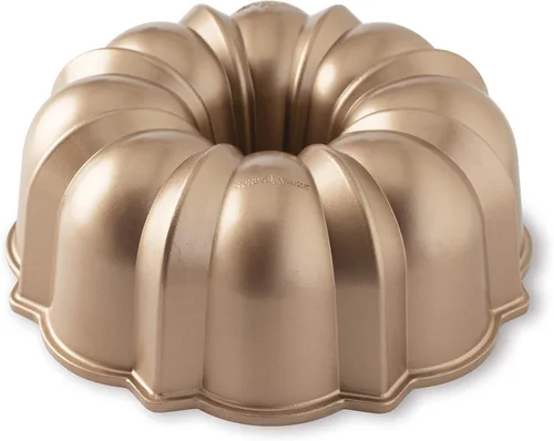 Vista 11 de Nordic Ware Bundt Original, 12 tazas, bronce