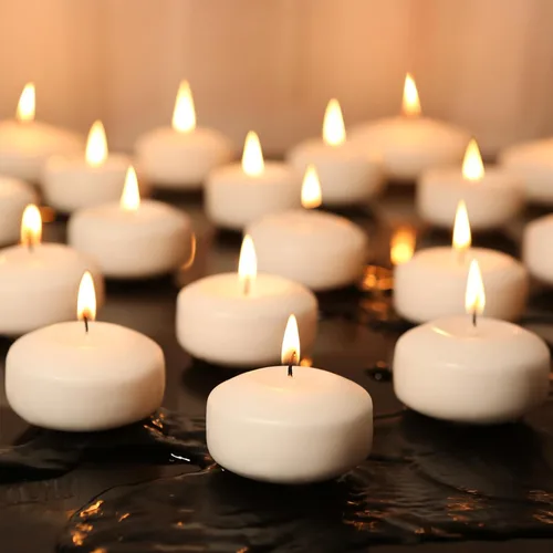 Vista 10 de Velas flotantes blancas de 3 pulgadas, 24 paquetes de velas flotantes sin perfume para centros de mesa, 10 horas de tiempo de combustión, vela