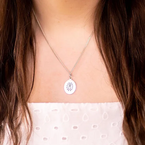 Vista 4 de Heartland Medalla milagrosa de plata de ley ovalada con esmalte azul + fabricada en Estados Unidos + cadena de púa, Plata esterlina