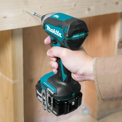 Vista 2 de Makita XT269T 18V LXT de Iones de Litio Sin Escobillas Inalámbrico Kit Combinado de 2 Piezas (5.0Ah)