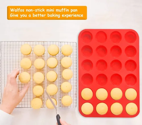Vista 5 de Juego de moldes de silicona para magdalenas Walfos - Molde de silicona regular de 12 tazas y molde de cupcakes mini de 24 tazas - Libre de BPA
