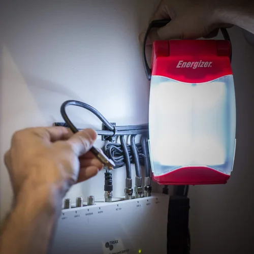 Vista 11 de Energizer Linterna LED plegable para campamento, IPX4, resistente al agua, para campamento, pesca, al aire libre, corte de energía, luces compactas