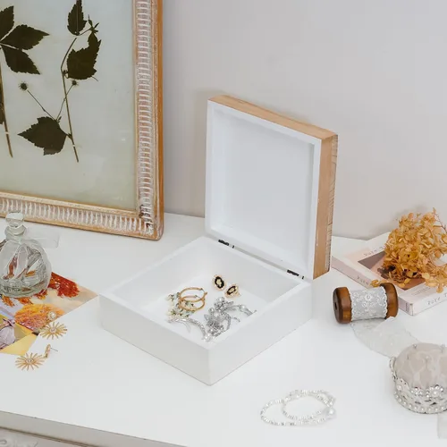 Vista 4 de Pequeña caja decorativa con tapa, caja de almacenamiento de recuerdos de madera, flor tallada, hecha a mano, joyero rústico para baratijas