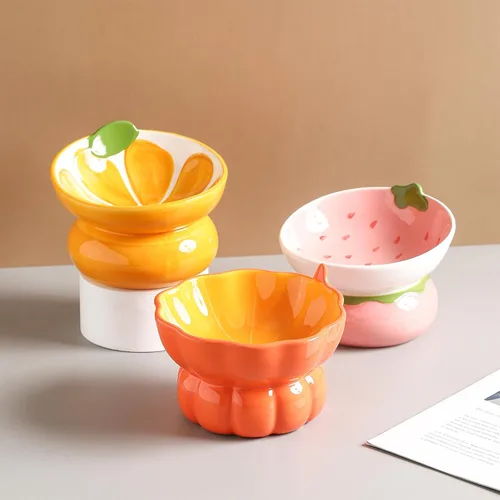 Vista 4 de Cuenco elevado de cerámica para gatos, cuenco elevado rosa para gatos de interior, antivómitos y protección de la columna vertebral, bonito plato