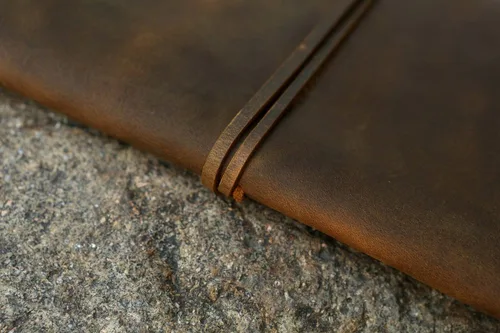 Vista 5 de Personalized distressed leather family passport holder case organizerLeather family 4 passport travel wallet cover case FP405SL