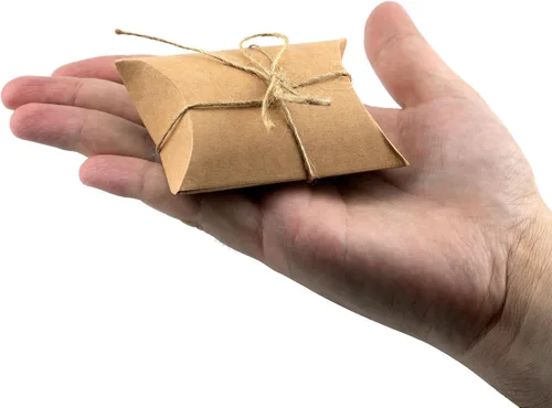 Vista 7 de IFAMIO 50 cajas de regalo de almohada de papel kraft con cuerda de yute, pequeñas cajas de dulces para regalo de joyas, embalaje de jabón, mini caja