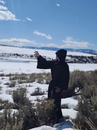 Vista 5 de GraduatePro Disfraz de Star Wars Jedi Sith para hombre, bata de Darth Maul Sidious, capa con capucha, elegante, fiesta renacentista