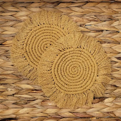 Vista 8 de Posavasos de macramé 100% algodón hechos a mano en la India, elegante y absorbente de 6 pulgadas, juego de posavasos redondos bohemios con borlas