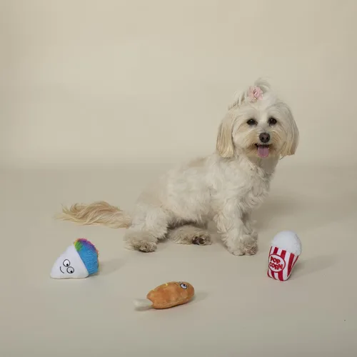 Vista 2 de Fringe Studio - Juego de juguetes de peluche para perros, FAIR Foods, juego de 3 piezas, colección PetShop (289505)