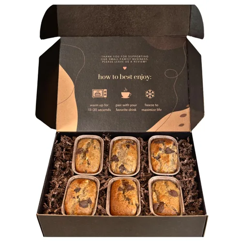 Vista 13 de Sweetness Central - Caja de regalo para el día de San Valentín con galletas gourmet de pan de plátano y chispas de chocolate de Sweetness Central