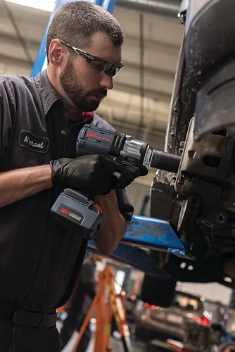 Vista 6 de Ingersoll Rand W7152 Llave de impacto inalámbrica de 1/2 pulgada de alto par de 20 V, par de arranque de tuercas de 1500 pies-libras