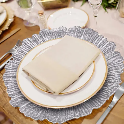 Vista 3 de MAONAME Juego de 12 platos de carga plateados, cargadores de platos de arrecife para plato de cena, platos decorativos de plástico para mesa