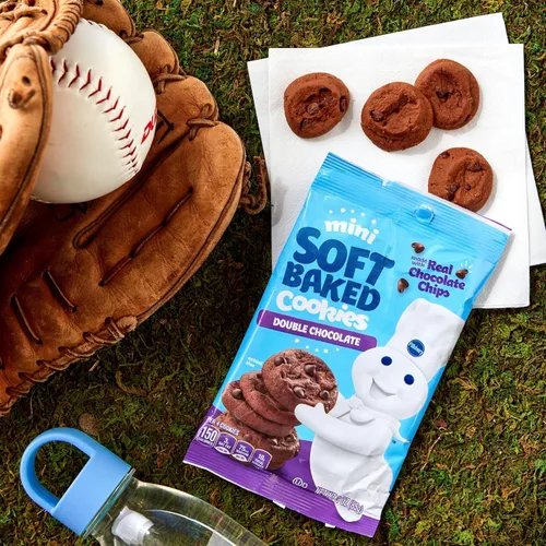 Vista 2 de Pillsbury Mini galletas dobles de chocolate, 6 unidades, 18 onzas (paquete de 9)