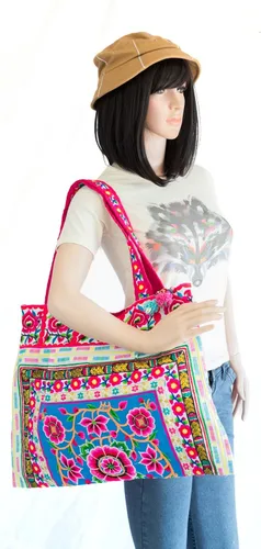 Vista 2 de changnoi Hmong Fair Trade - Bolsa de tela con diseño de gusano de seda azul Azul