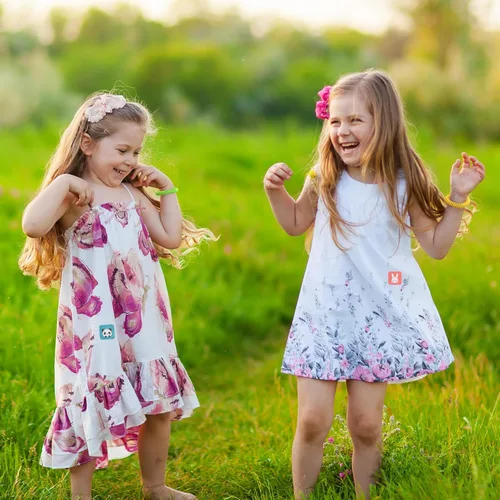 Vista 4 de BuggyBands Paquete de 120 calcomanías de parches de mosquitos para niños y adultos, calcomanías resellables con 2 pulseras de mosquitos, calcomanías