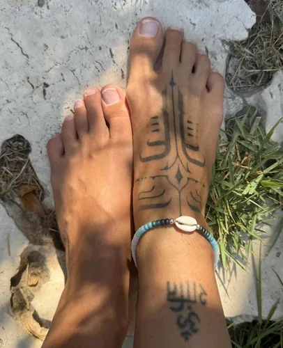 Vista 2 de Tobillera de concha para mujeres, pulsera de tobillo con cuentas de concha cowrie natural ajustable e impermeable, cuentas azul turquesa aqua