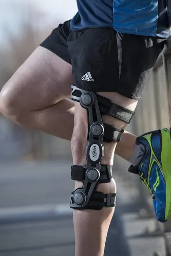Vista 4 de United Ortho 300651-07 NōVel ACL Functional Knee Support Brace, Right Leg, Large