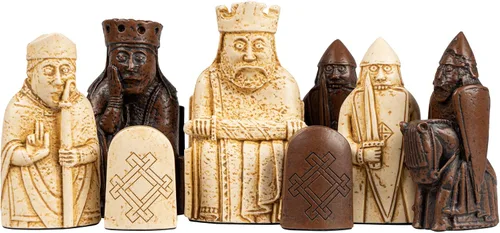 Vista 3 de The Isle of Lewis Chessmen - Juego de ajedrez oficial de Lewis Regency - 4 edición Queen
