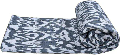 Vista 10 de Edredón Kantha de algodón con estampado indio de Ikat, hecho a mano Kantha, funda de cama de algodón cosida a mano Gudari, manta bohemia Kantha Negro