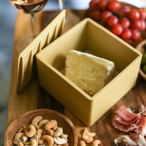 Vista 7 de CapaBunga Bóveda de queso suave – Contenedor reutilizable de almacenamiento de queso artesanal para refrigerador – Contenedor de queso de silicona
