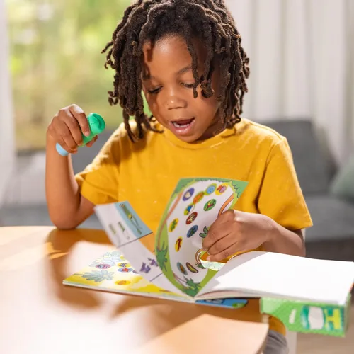 Vista 7 de Melissa & Doug Paquete de dinosaurios Wow!™ Sticker Wow!™: libro de actividades de 24 páginas, sello adhesivo recargable, mini almohadilla, 500