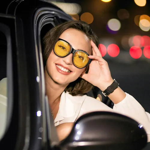 Vista 2 de URUMQI Night Vision Driving Glasses for Women Anti-Glare Fit Over, Polarized Night Time HD Yellow Lens