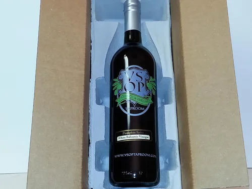 Vista 2 de VSOP Vinagre balsámico blanco envejecido con especias de calabaza de Módena (25.4 fl oz / 25.36 oz)