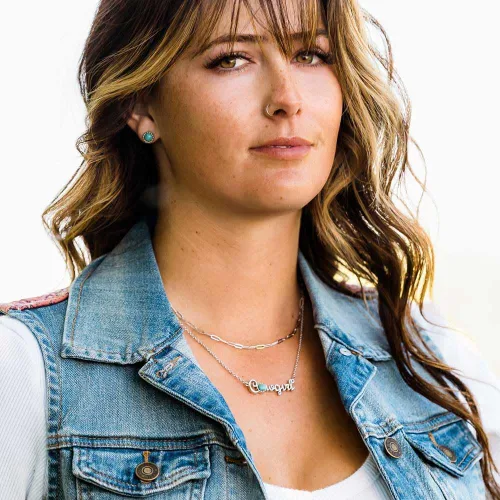 Vista 2 de Montana Silversmiths Conjunto de joyería de estilo occidental con turquesa elaborada a mano: aretes y collar