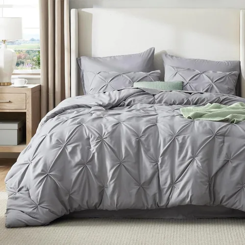 Vista 7 de Bedsure Juego de edredón tamaño King extragrande gris - Juego de ropa de cama en una bolsa de 7 piezas, juego de cama pintuck GentleSoft™ gris