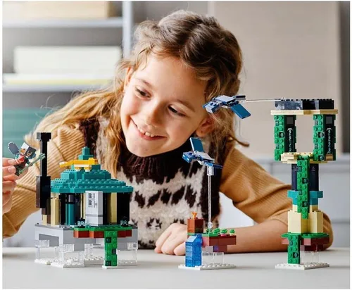Vista 3 de LEGO Minecraft The Sky Tower 21173 Fun Floating Islands Building Kit Toy with a Pilot, 2 Flying Phantoms and a Cat; New 2021 (565 Pieces)