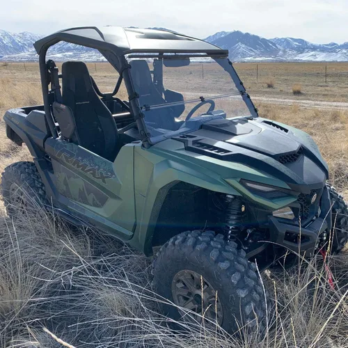 Vista 3 de Clearly Tough Parabrisas plegable completo Wolverine RMAX 1000 (también se adapta a máquinas X2/X4 2021 y más nuevas) Resistente a los arañazos