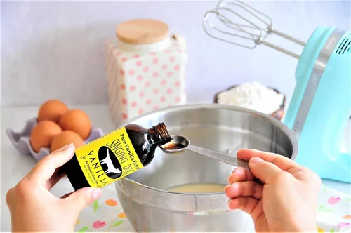 Vista 6 de Singing Dog Vanilla: Extracto de vainilla puro, botella de 2 onzas líquidas, vainilla sin azúcar, totalmente natural, sin OMG, sin maíz, kosher