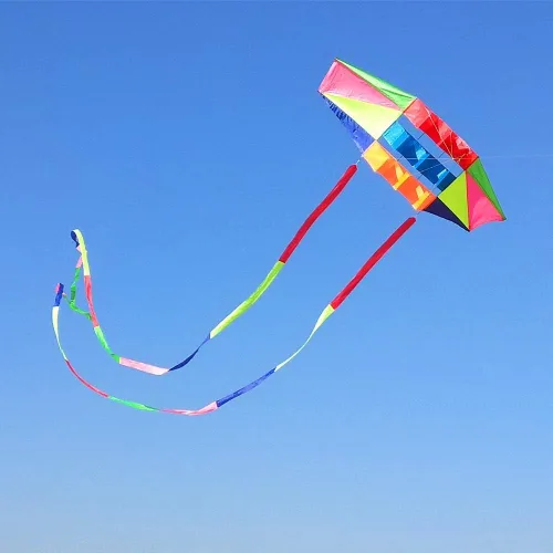 Vista 8 de Cometas de playa para adultos grandes con cola larga, 98 pulgadas Super Easy Flyer 3D Rainbow Box Kites, viene con dos colas de varios colores de 49