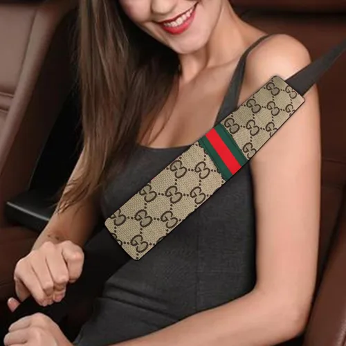 Vista 3 de Funda para volante para mujer con 2 almohadas para reposacabezas de automóvil y 2 cojines para cinturón de seguridad, almohadillas de hombro ajuste
