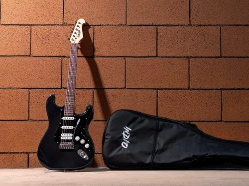 Vista 6 de Monoprice Indio Series California Classic 6 cuerdas de cuerpo sólido ambidiestro negro, (610370)