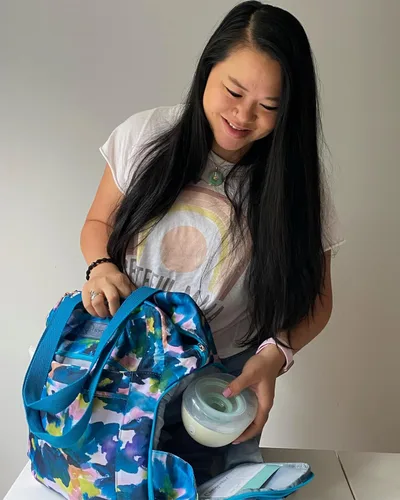 Vista 4 de Sarah Wells Kelly - Mochila y bolsa para extractor de leche, bolsillo aislado, funda para laptop, se adapta a todos los extractores, bolsa