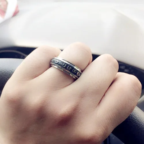Vista 3 de JAJAFOOK - Anillo de acero inoxidable tibetano budista seis verdadera sílaba mantra sánscrito Om Mani Padme hum Spinner