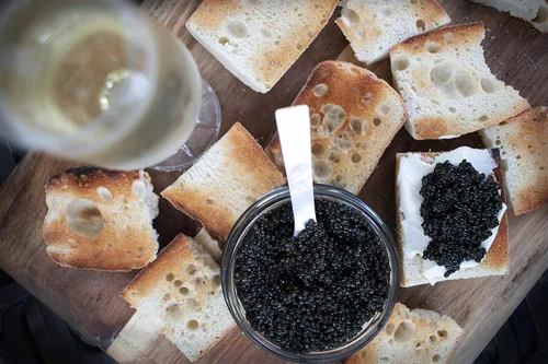 Vista 7 de Royal Amber Siberian Caviar - Huevas de esturión Baerii - Dinastía Cru (1 onza (0.99 oz))